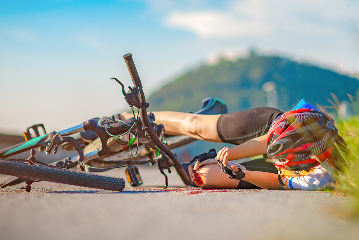 Accident Clashed On Young Woman Bicyclist In Hurt And Injured Of Accident Clashed On Young Woman Bicyclist In Hurt And Injured Of