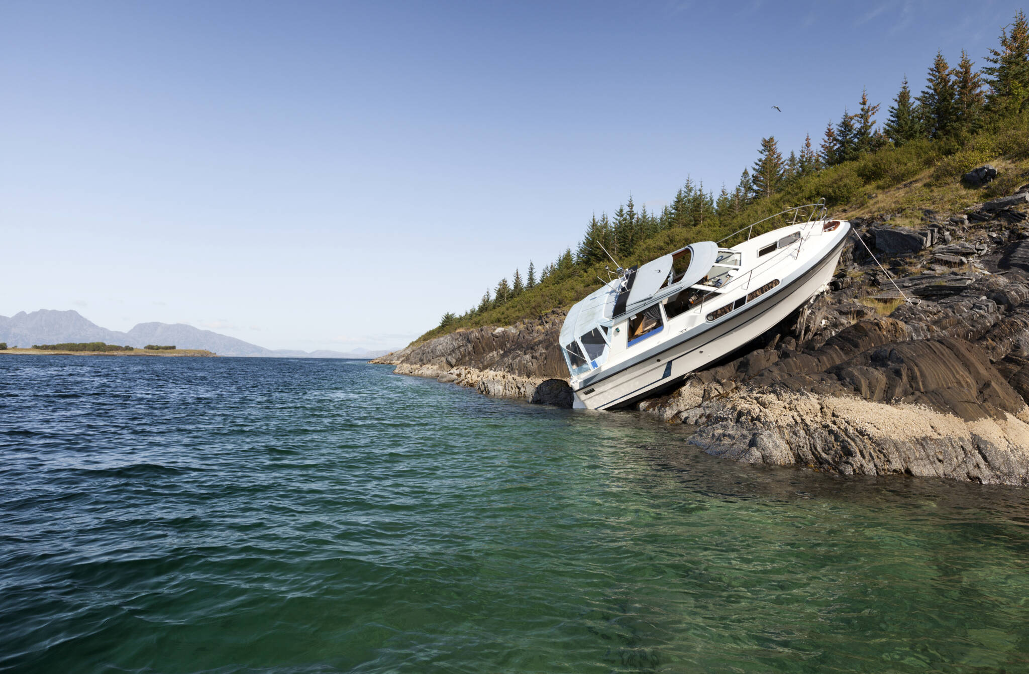 Accident,at,sea;,photo,of,recreational,boat,on,dry,land
